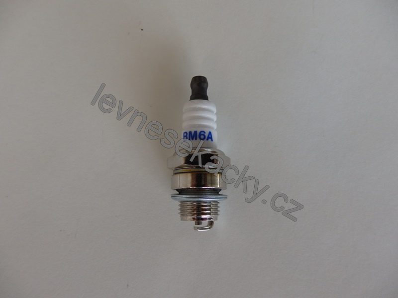 Ignition spark plug for brush cutters and chainsaws HECHT